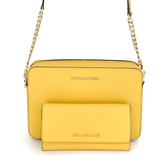Michael Kors Handbags - Michael Kors Jet Set Crossbody Bag Wallet Set